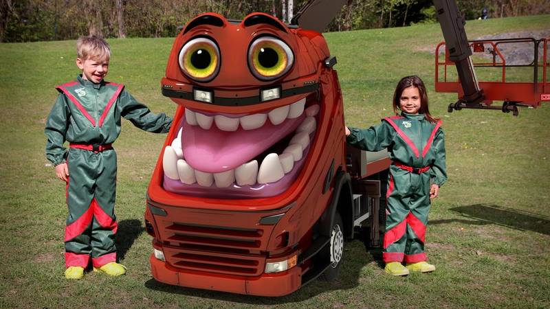 Swedish children's show Bilakuten showing a red animated truck with creepy mouth and teeth.